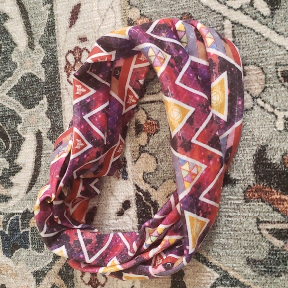 3/$25 Red Rising Headband - Picture 2 of 3